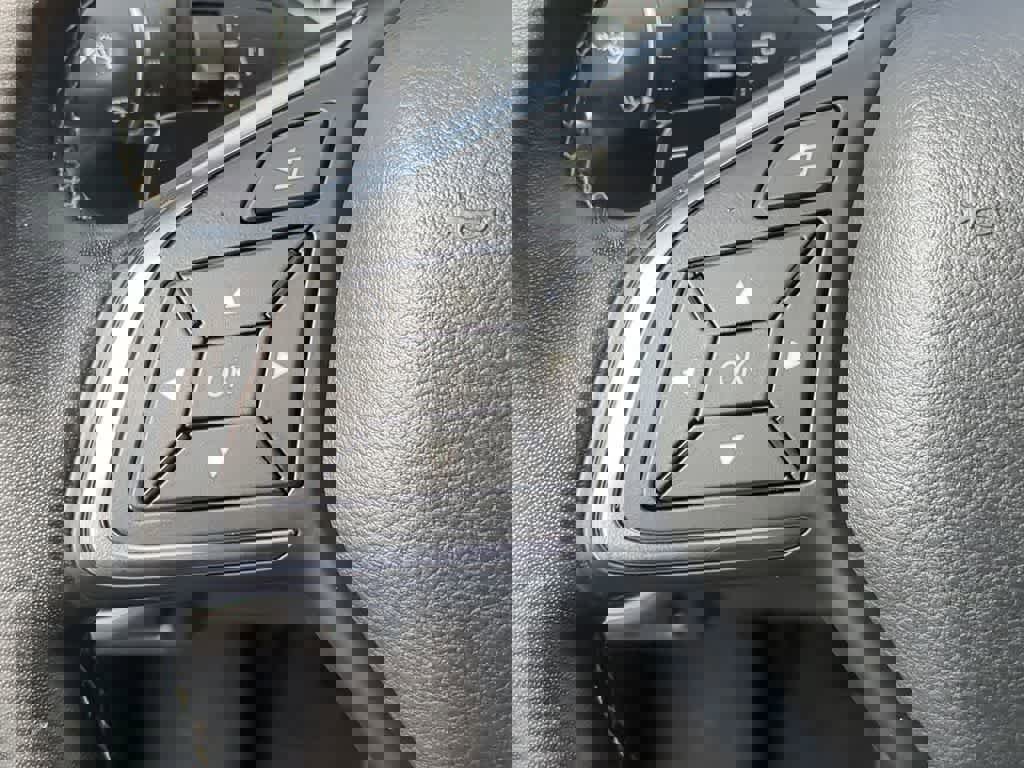 Used 2018 INFINITI QX30 ESSENTIAL image 22