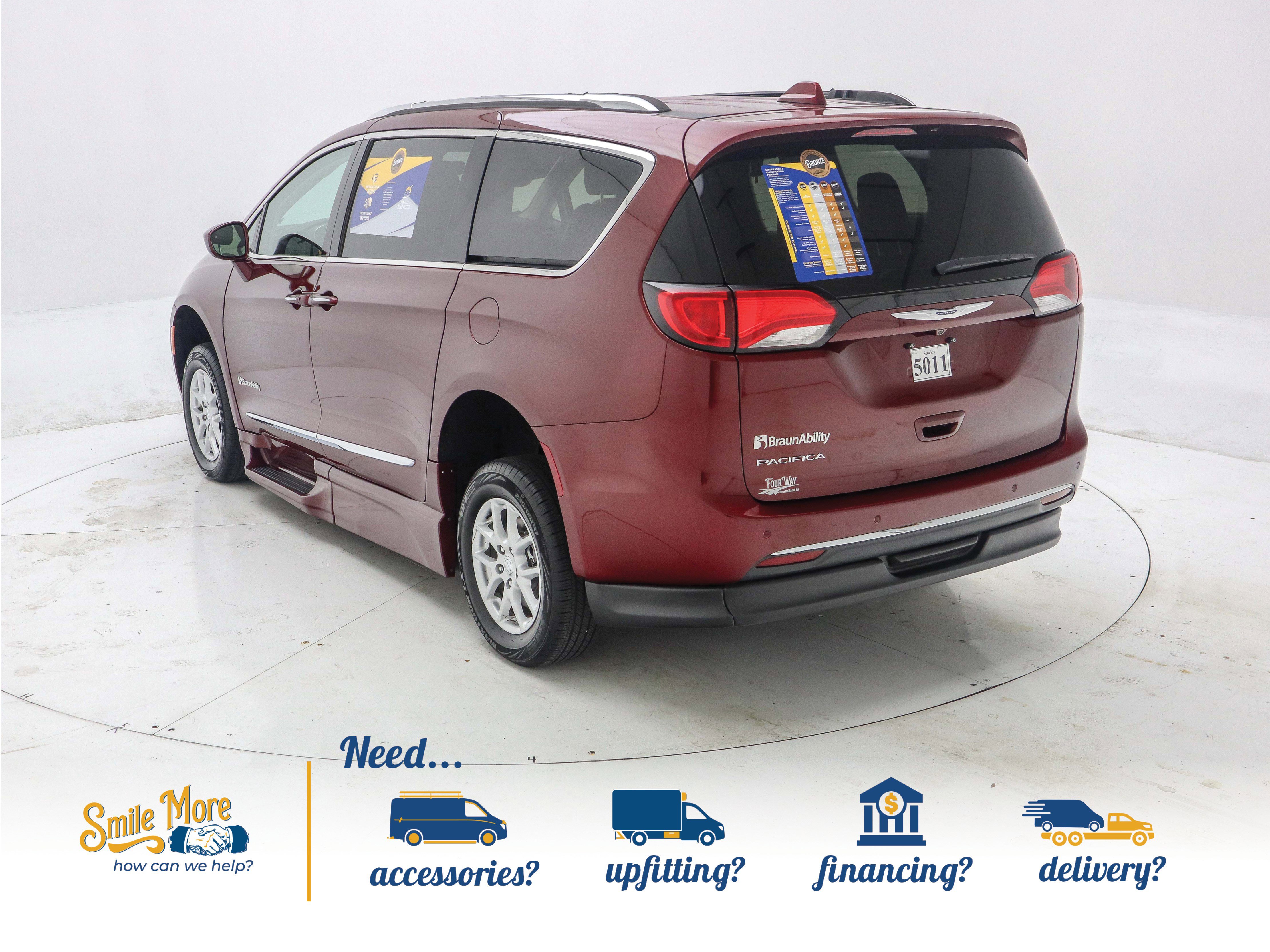 Used 2019 Chrysler Pacifica Touring-L image 7