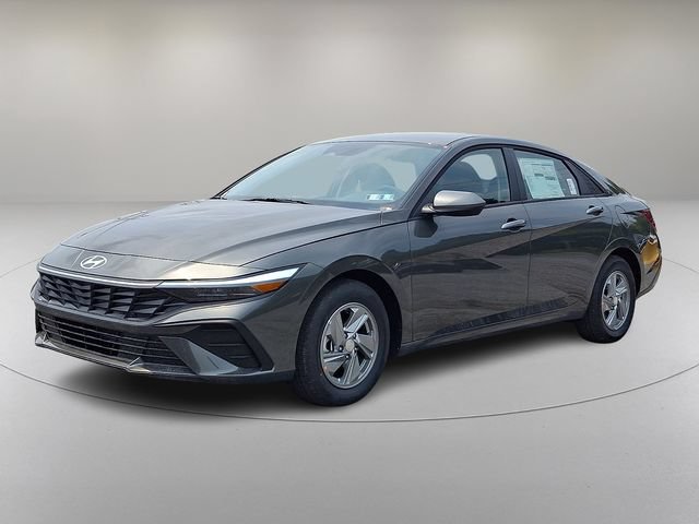 New 2026 Hyundai Elantra SE FWD image 3