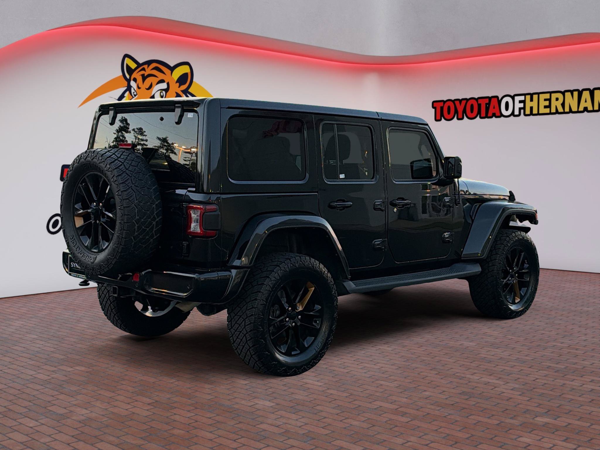 Used 2021 Jeep Wrangler Unlimited Sahara AWD/4WD image 5