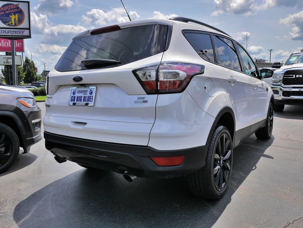 Used 2018 Ford Escape SE w/ SE Sport Appearance Package AWD/4WD image 5
