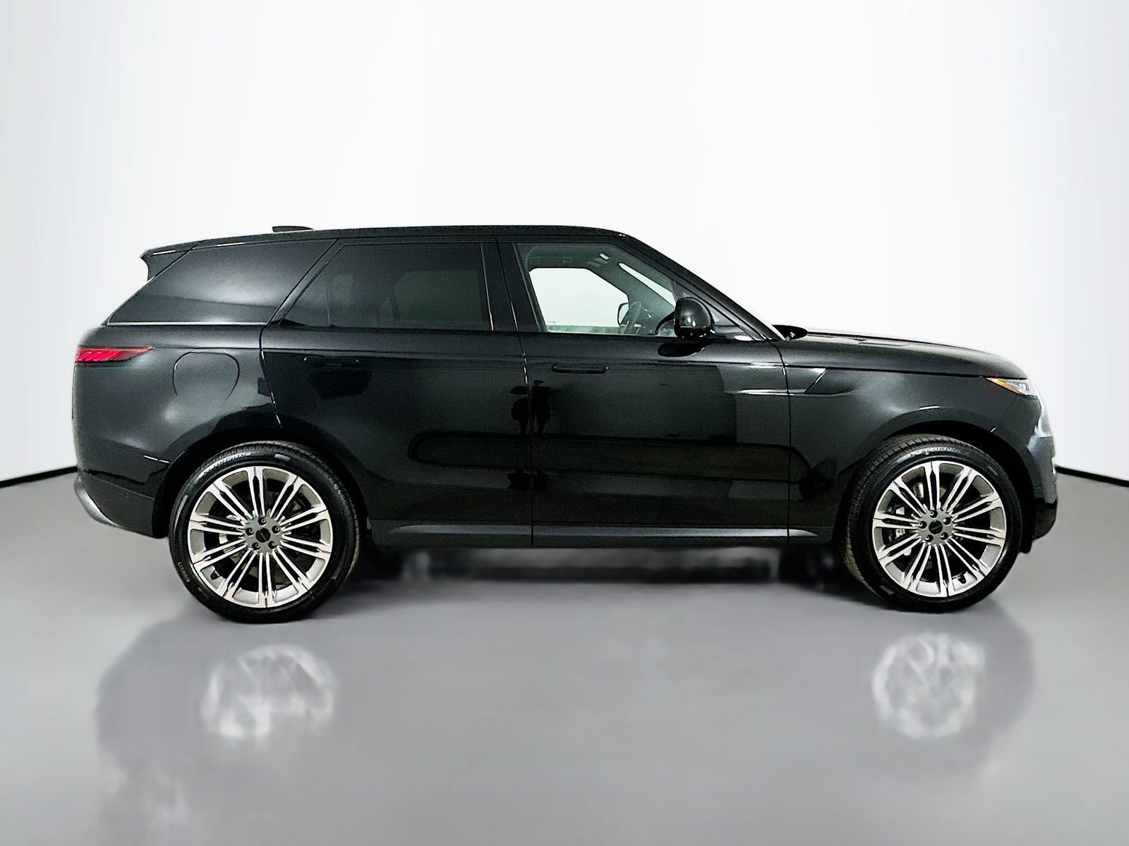 New 2026 Land Rover Range Rover Sport SE AWD/4WD image 4