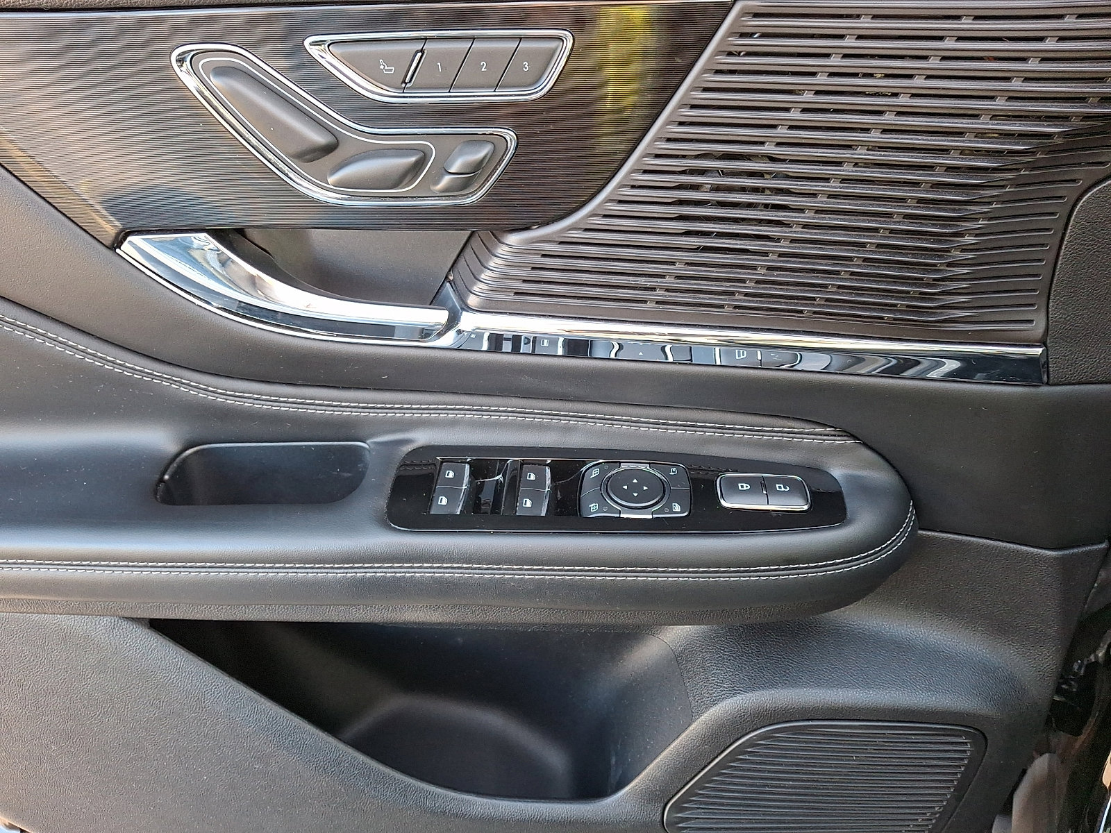 Certified 2022 Lincoln Corsair Grand Touring w/ Elements Technology Bundle image 12