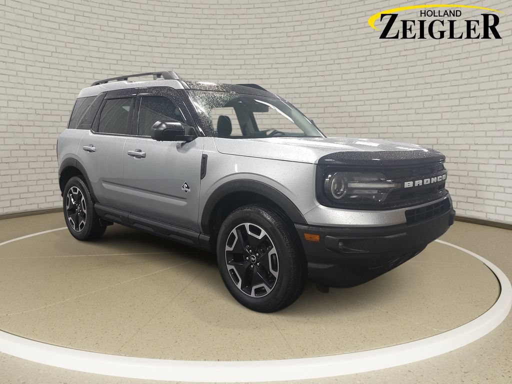 Used 2023 Ford Bronco Sport Outer Banks w/ Tech Package AWD/4WD image 3