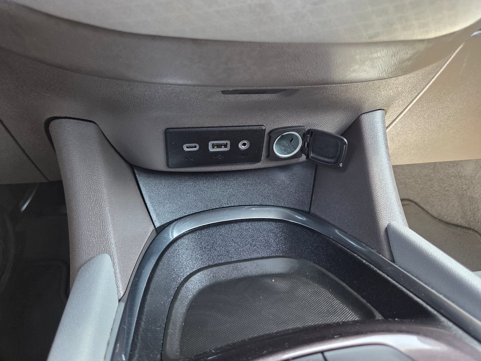 Used 2024 Chevrolet Malibu LT FWD image 35