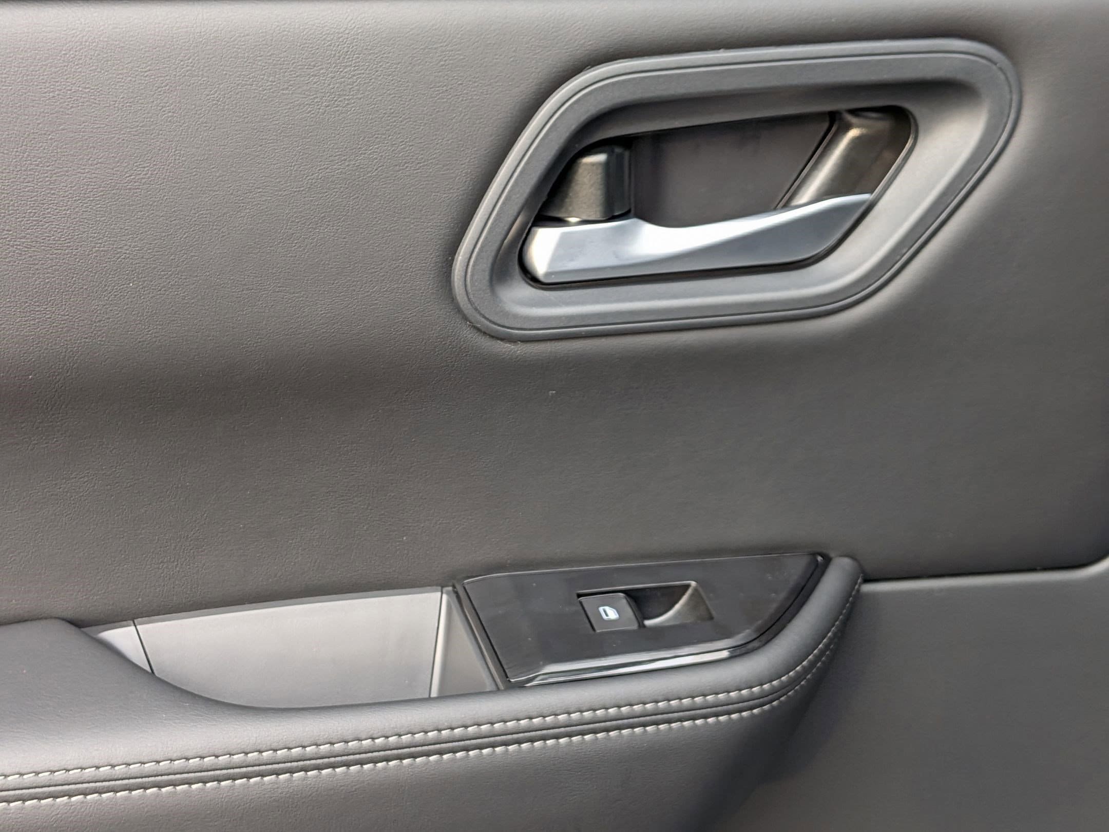 New 2026 Nissan Rogue SV FWD image 25