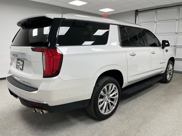 Used 2024 GMC Yukon XL Denali w/ Advanced Technology Package AWD/4WD image 11