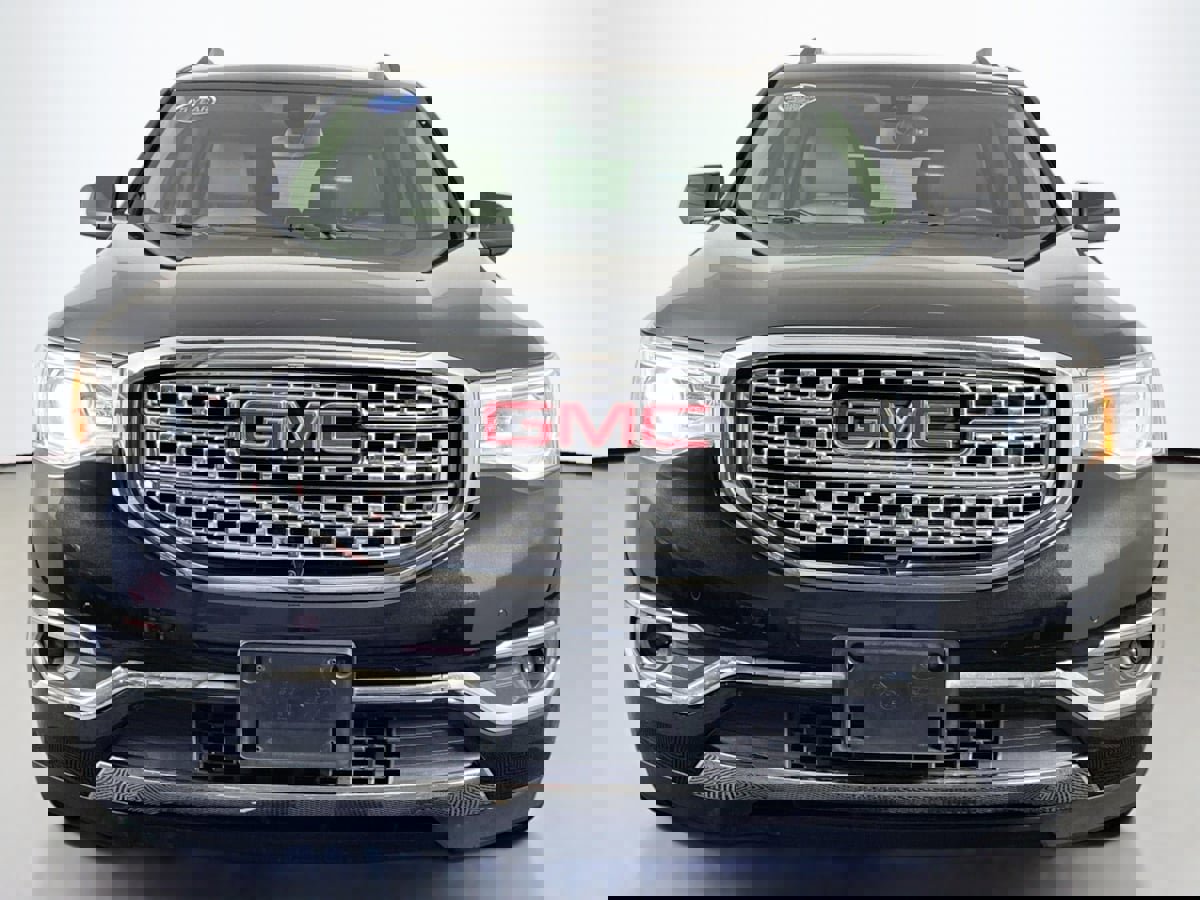 Used 2018 GMC Acadia Denali w/ Technology Package image 3