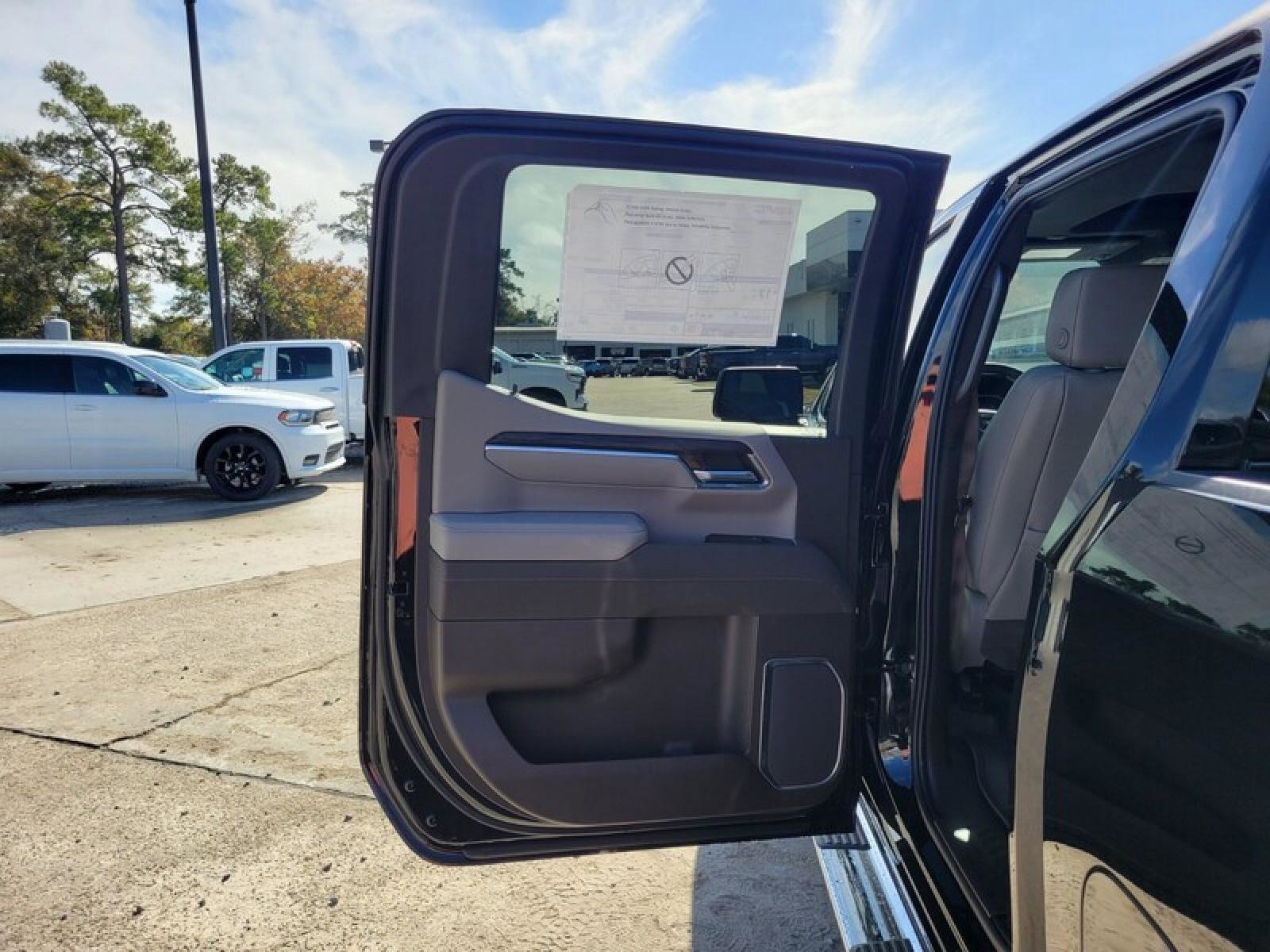 New 2026 GMC Sierra 1500 SLT w/ SLT Premium Plus Package image 29