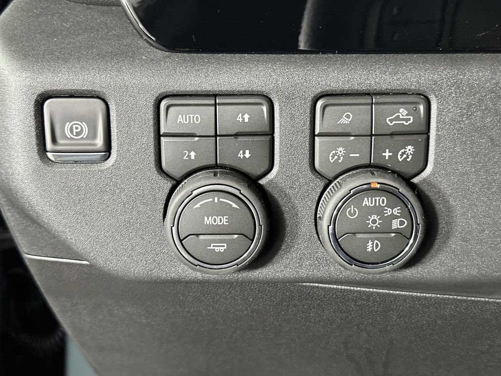 New 2026 Chevrolet Silverado 2500 LTZ w/ LTZ Convenience Package AWD/4WD image 19
