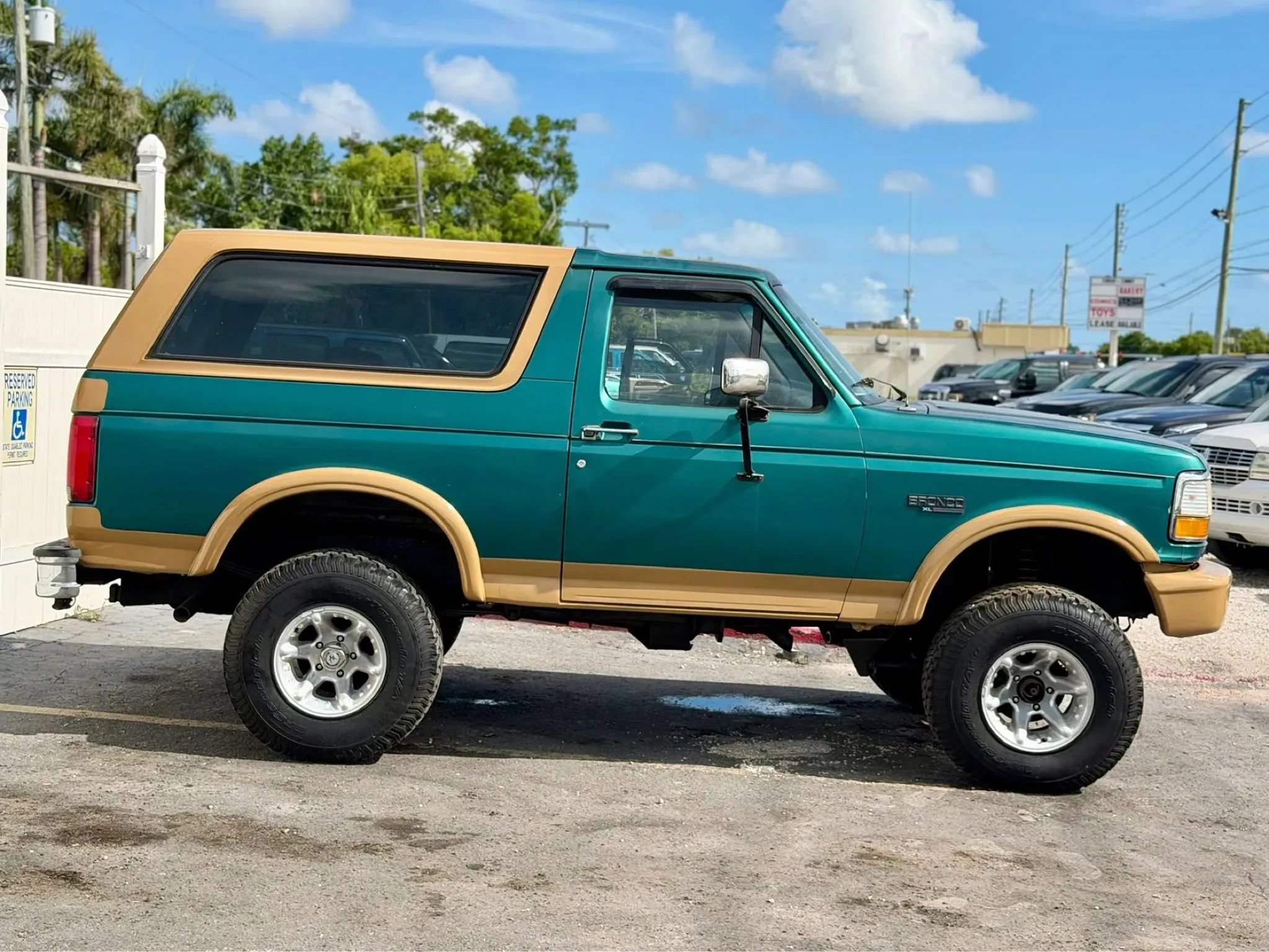 Used 1996 Ford Bronco AWD/4WD image 2