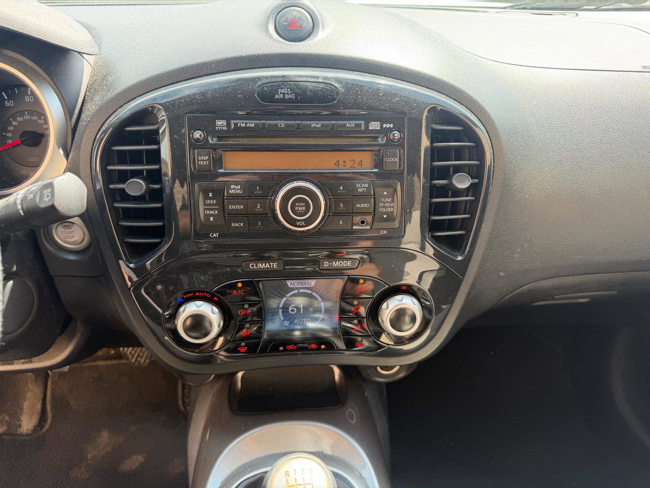 Used 2013 Nissan Juke SV FWD image 16
