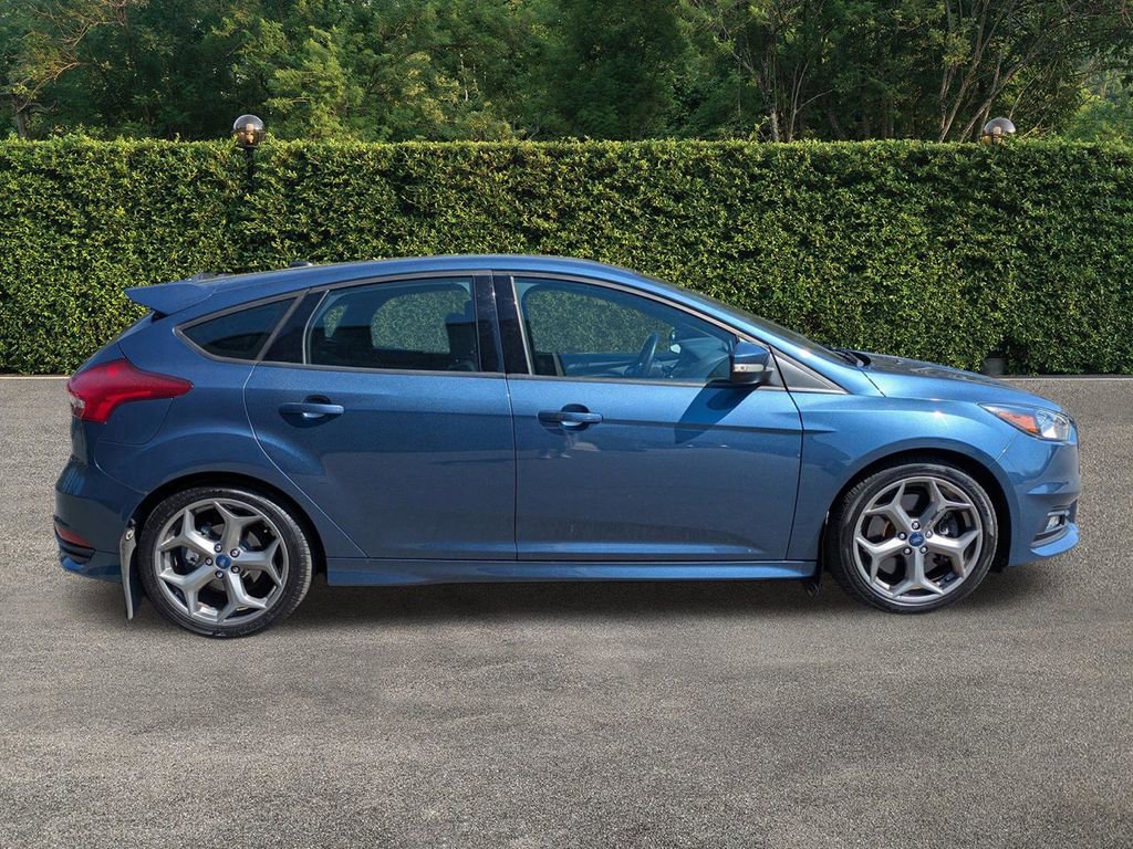 Used 2018 Ford Focus ST image 3