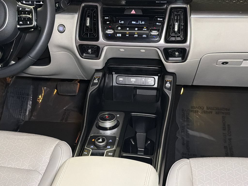 Certified 2023 Kia Sorento EX AWD/4WD image 19