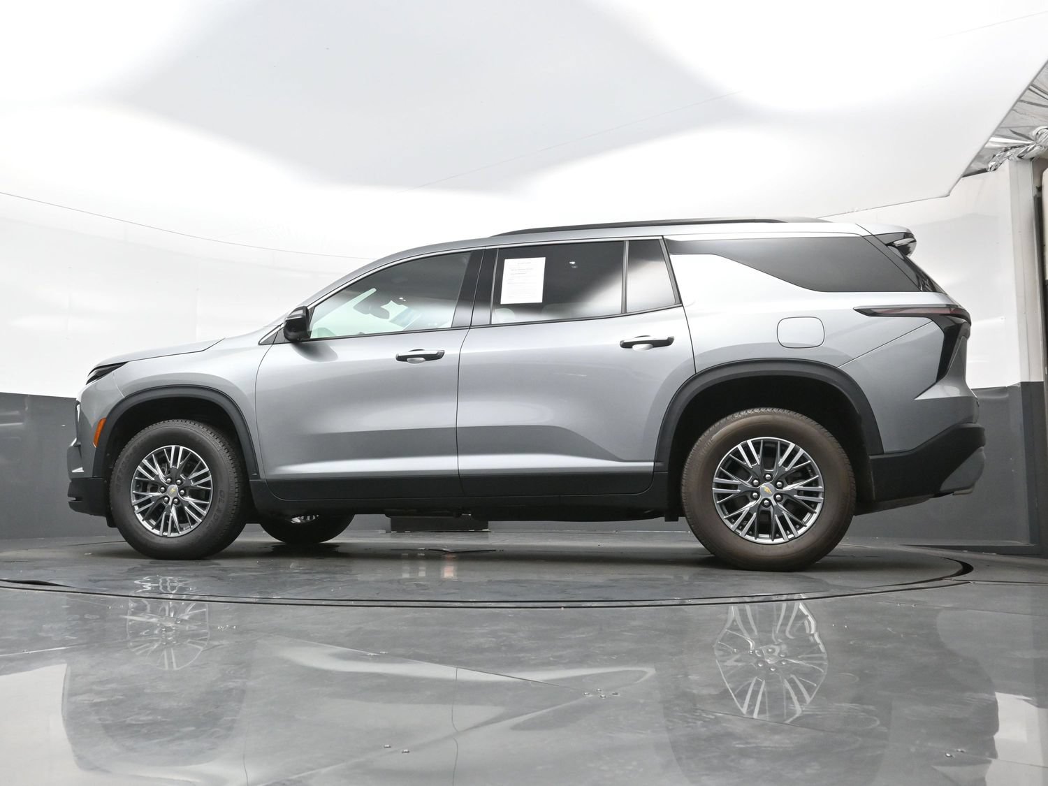 Used 2024 Chevrolet Traverse LT AWD/4WD image 30