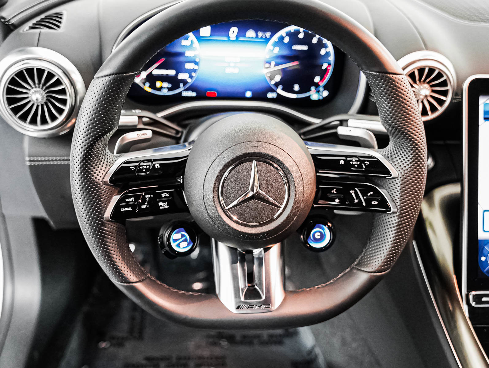 Certified 2022 Mercedes-Benz SL 55 AMG 4MATIC image 15