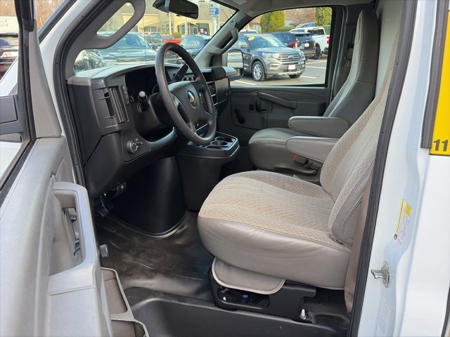 Used 2020 Chevrolet Express 3500 image 19