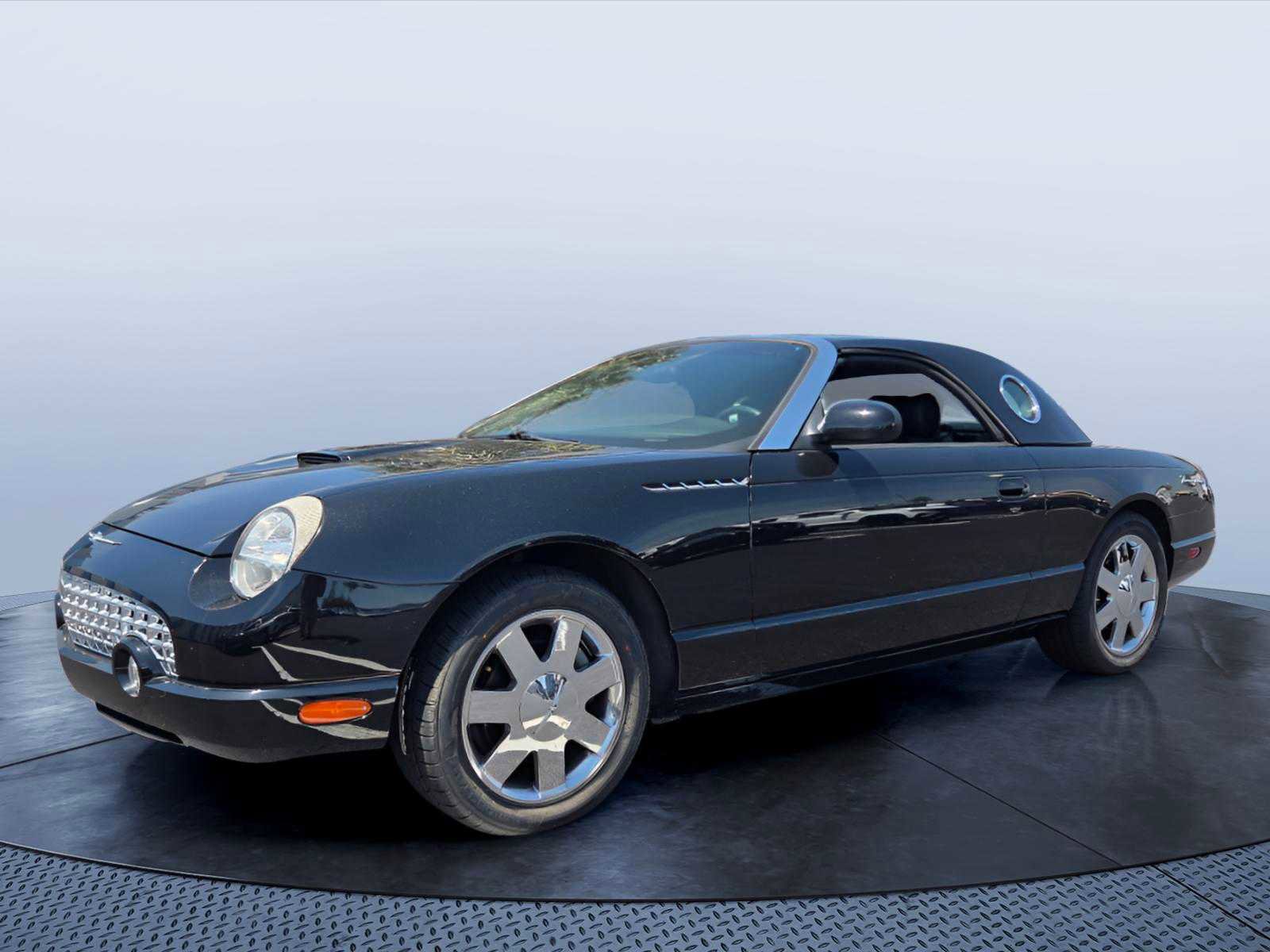 Used 2002 Ford Thunderbird Deluxe image 2