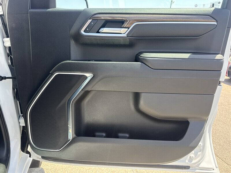 Used 2023 Chevrolet Silverado 1500 RST AWD/4WD image 23