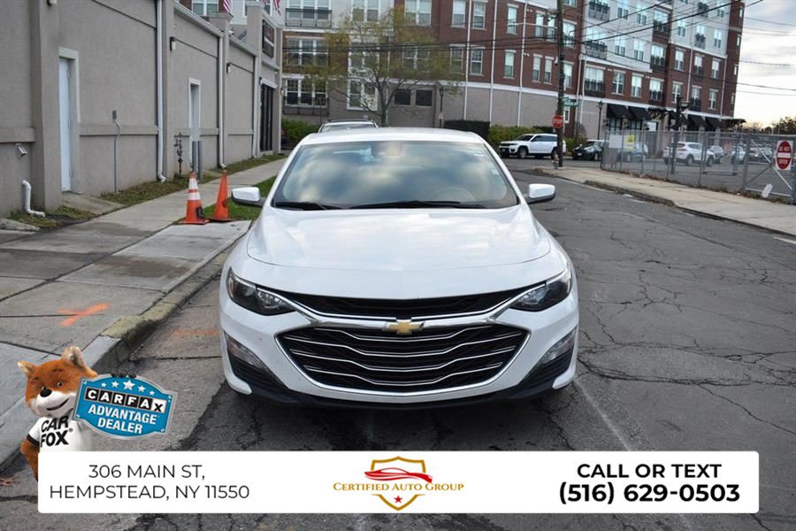 Used 2022 Chevrolet Malibu LT FWD image 3