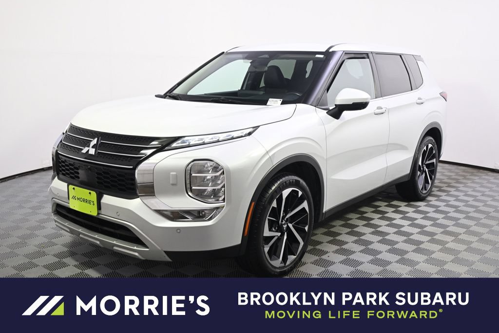 Used 2024 Mitsubishi Outlander SE AWD/4WD image 1