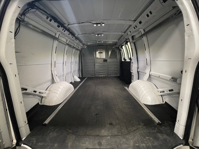 Used 2020 GMC Savana 3500 G3500 Cargo w/ Driver Convenience Package image 7