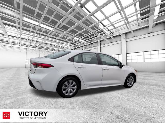 Used 2024 Toyota Corolla LE FWD image 2