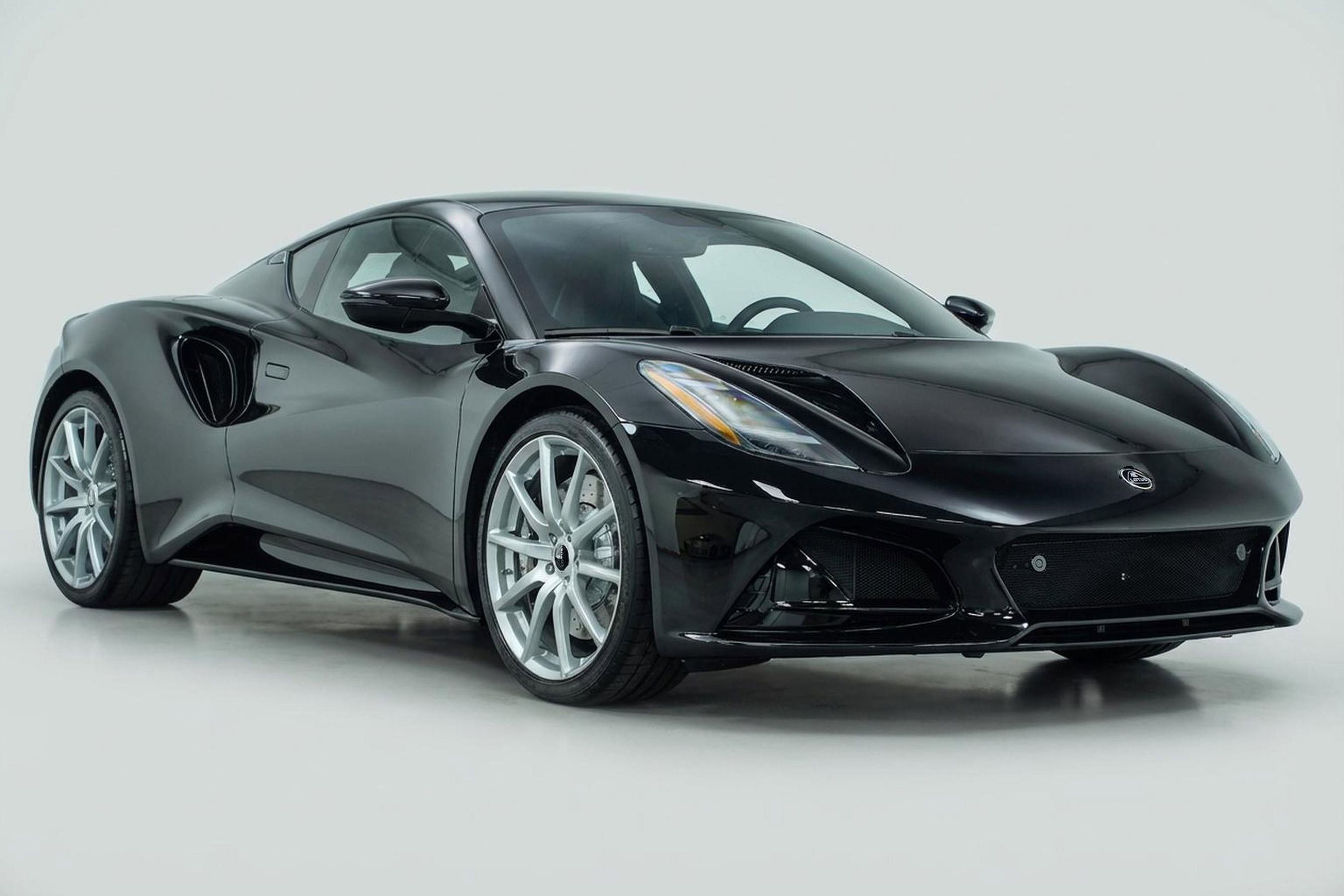 New 2025 Lotus Emira image 10