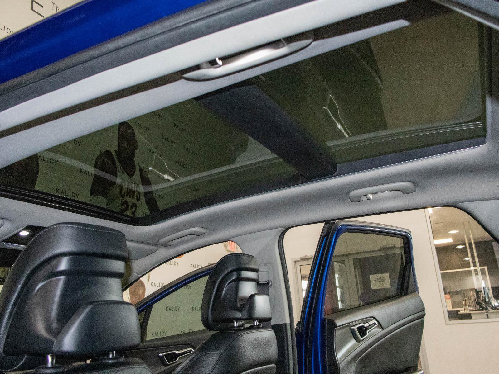 Used 2023 Kia Sportage SX image 14