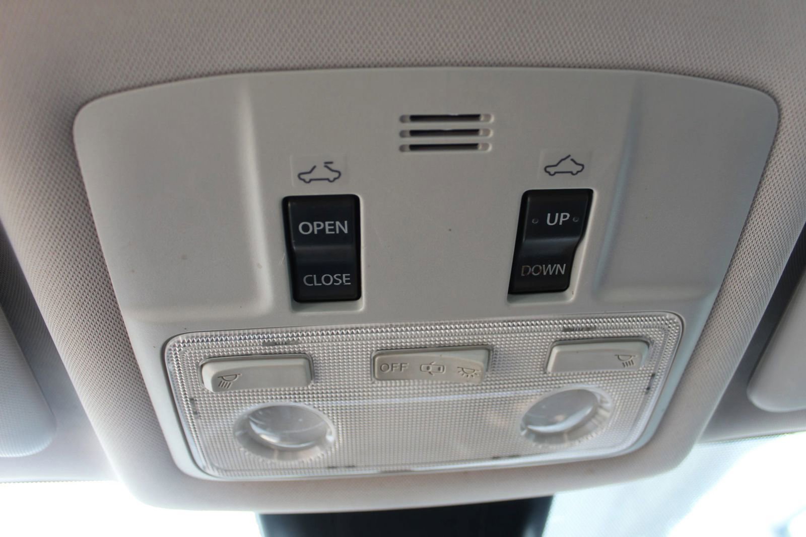 Used 2018 Toyota Corolla XLE w/ Carpet Mat Package (TMS) FWD image 27