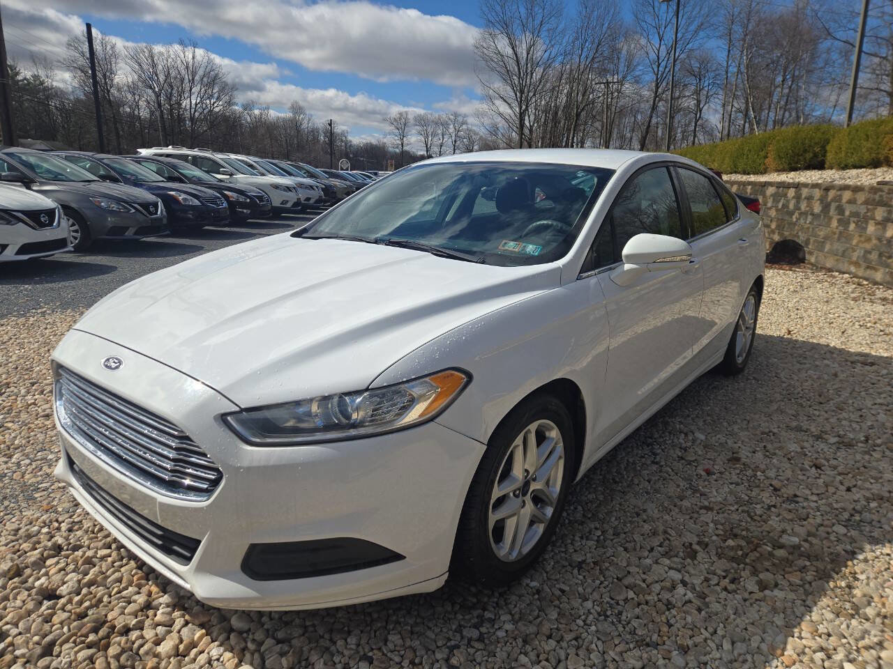 Used 2015 Ford Fusion SE image 3