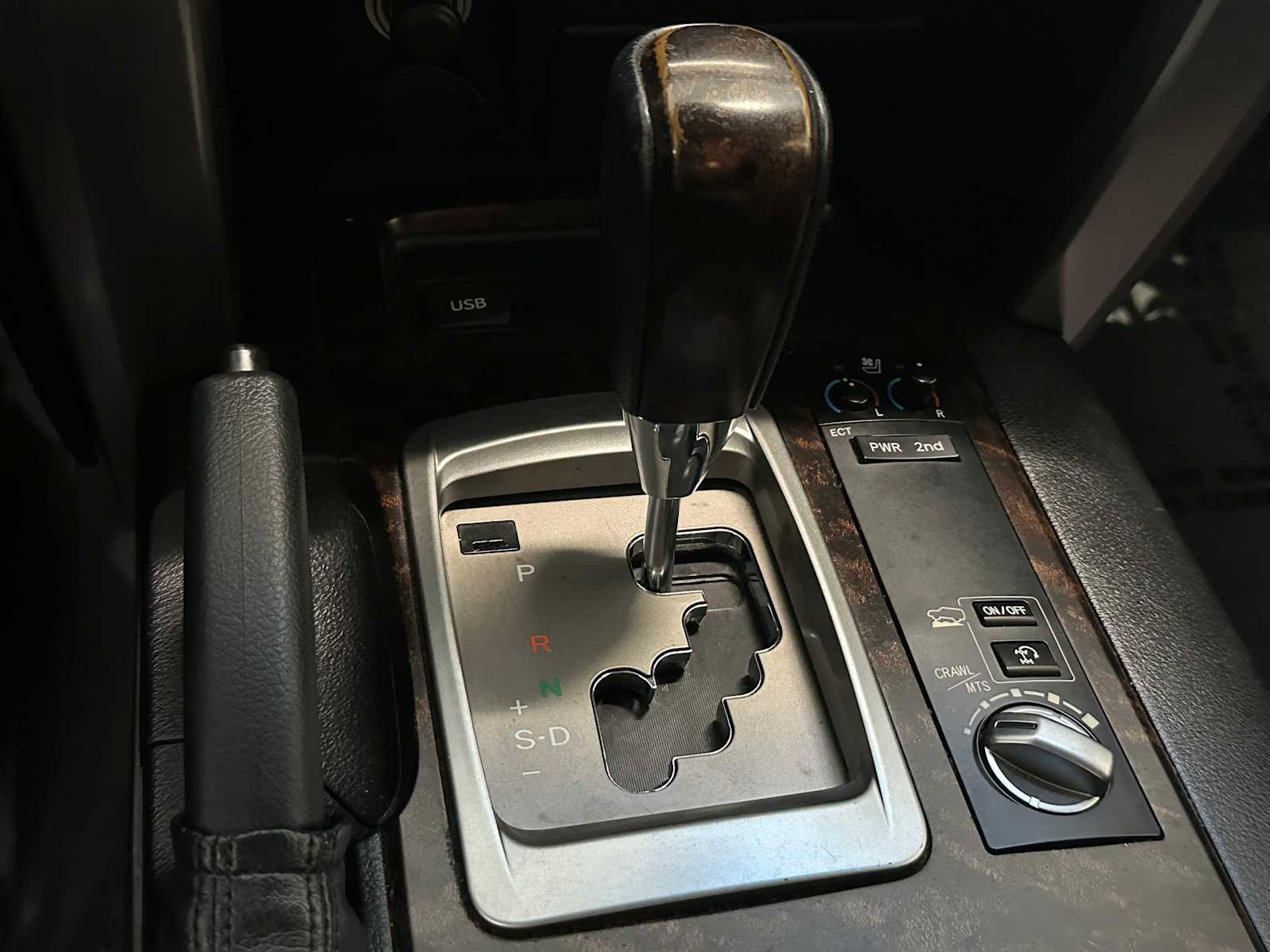 Used 2013 Toyota Land Cruiser AWD/4WD image 34