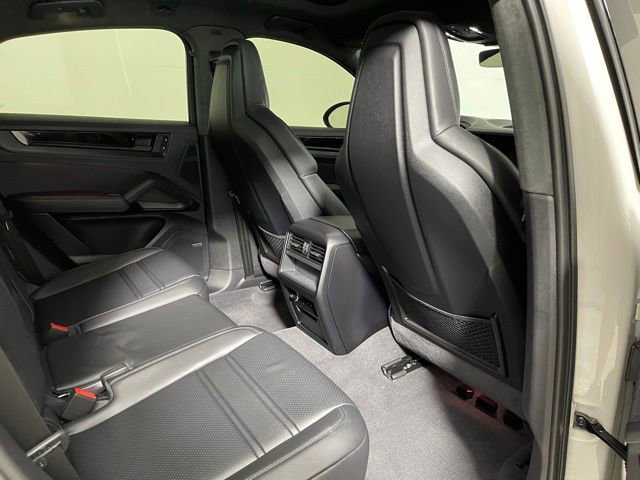Used 2025 Porsche Cayenne GTS image 21