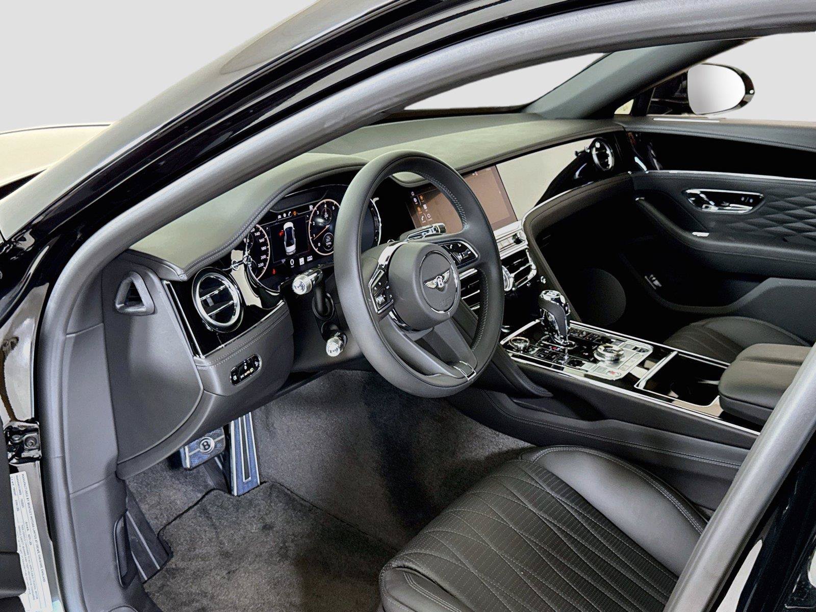 Used 2022 Bentley Flying Spur V8 AWD/4WD image 13