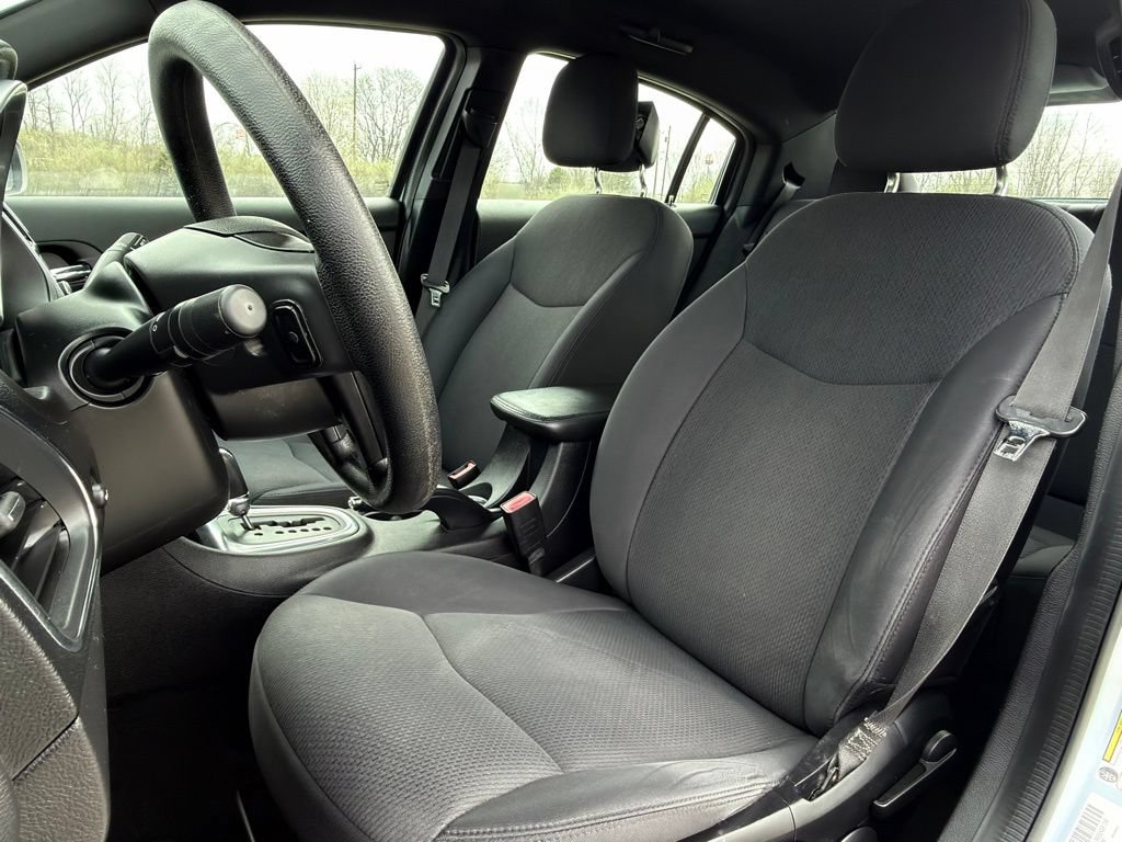 Used 2014 Chrysler 200 LX FWD image 12