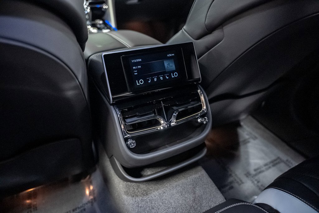 Used 2023 Bentley Flying Spur W12 image 42