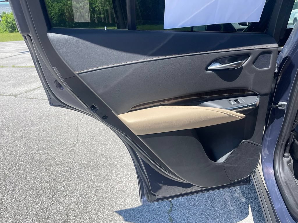 Used 2025 Cadillac XT4 Premium Luxury w/ Technology Package FWD image 16
