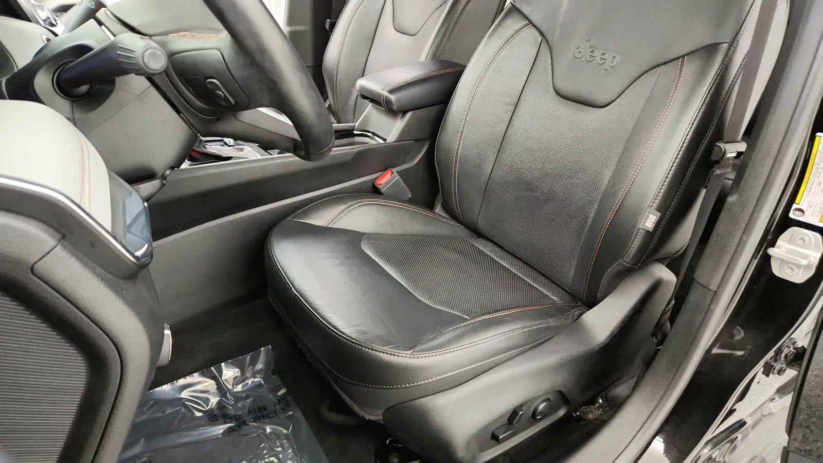 Used 2022 Jeep Compass Limited image 23