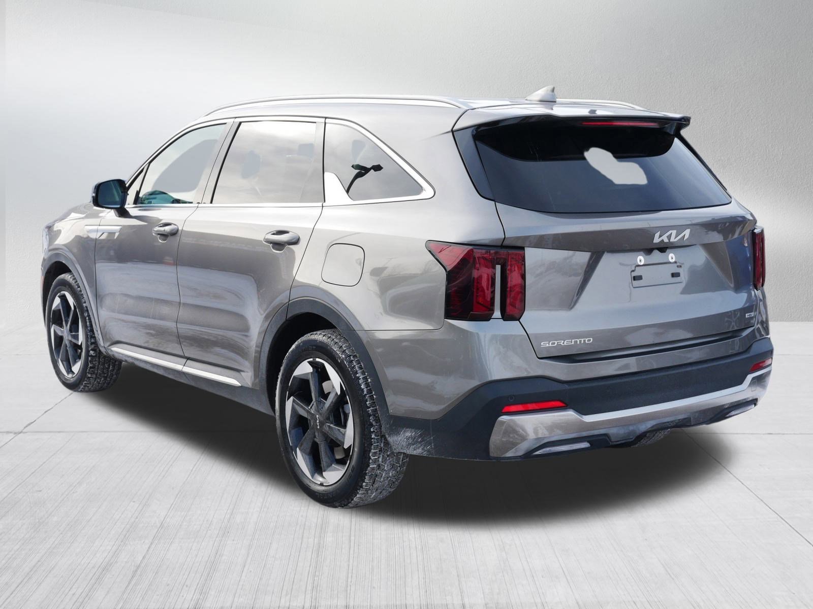 Certified 2025 Kia Sorento EX image 5