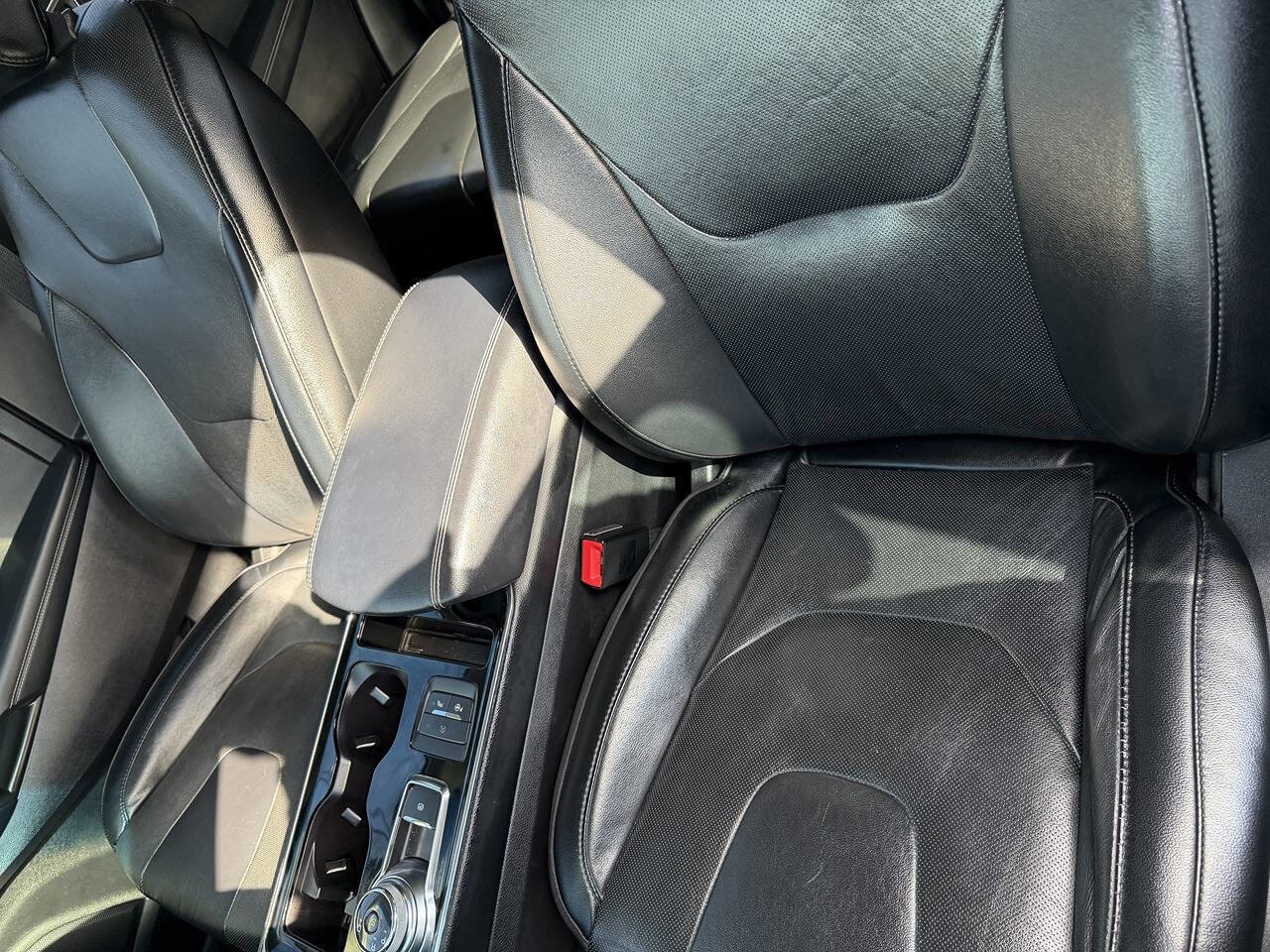 Used 2019 Ford Edge Titanium w/ Equipment Group 301A image 24