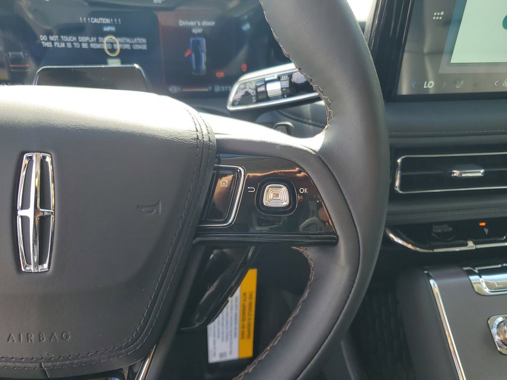 New 2025 Lincoln Aviator 2WD w/ Equipment Group 101A image 26