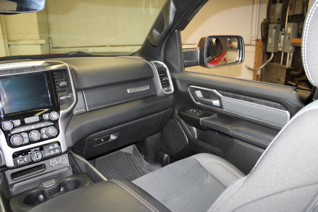 Used 2022 RAM 1500 Big Horn AWD/4WD image 37