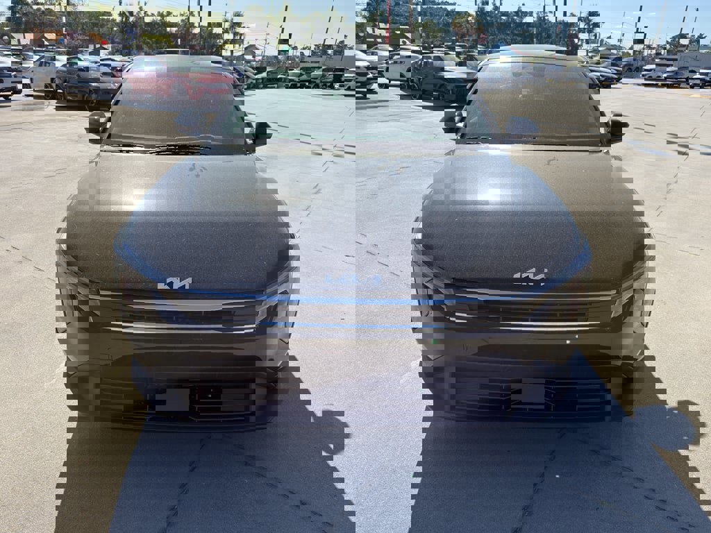 New 2025 Kia K4 LXS image 2