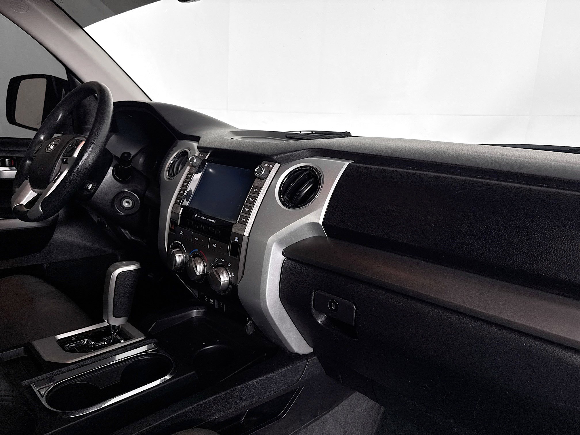 Used 2021 Toyota Tundra SR5 w/ SR5 Upgrade Package image 26