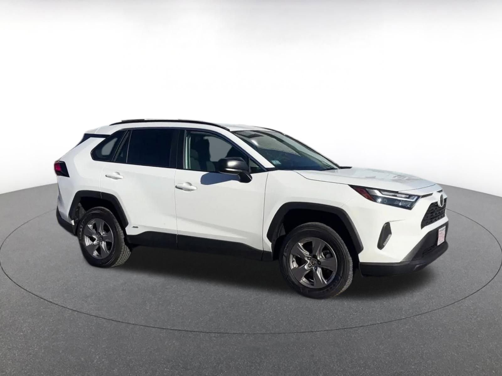 Used 2025 Toyota RAV4 LE video 2