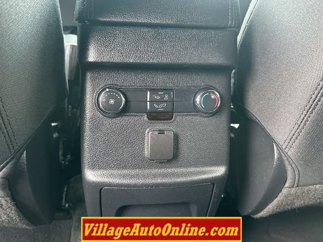 Used 2016 Ford Explorer XLT w/ Equipment Group 201A AWD/4WD image 35