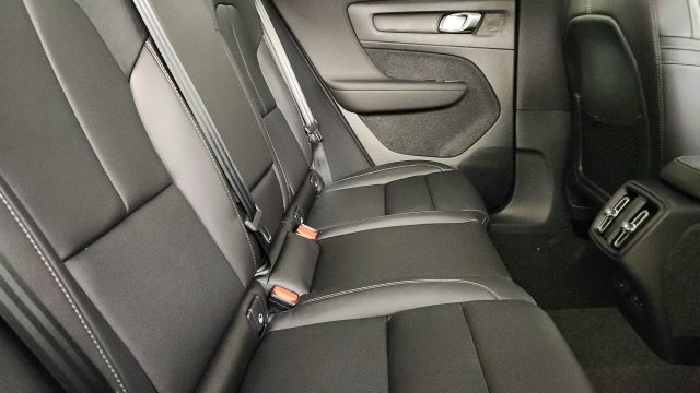 New 2026 Volvo XC40 B5 Plus w/ Protection Package Premier AWD/4WD image 31