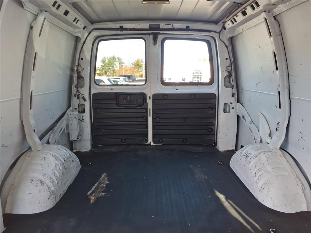 Used 2017 Chevrolet Express 2500 image 11