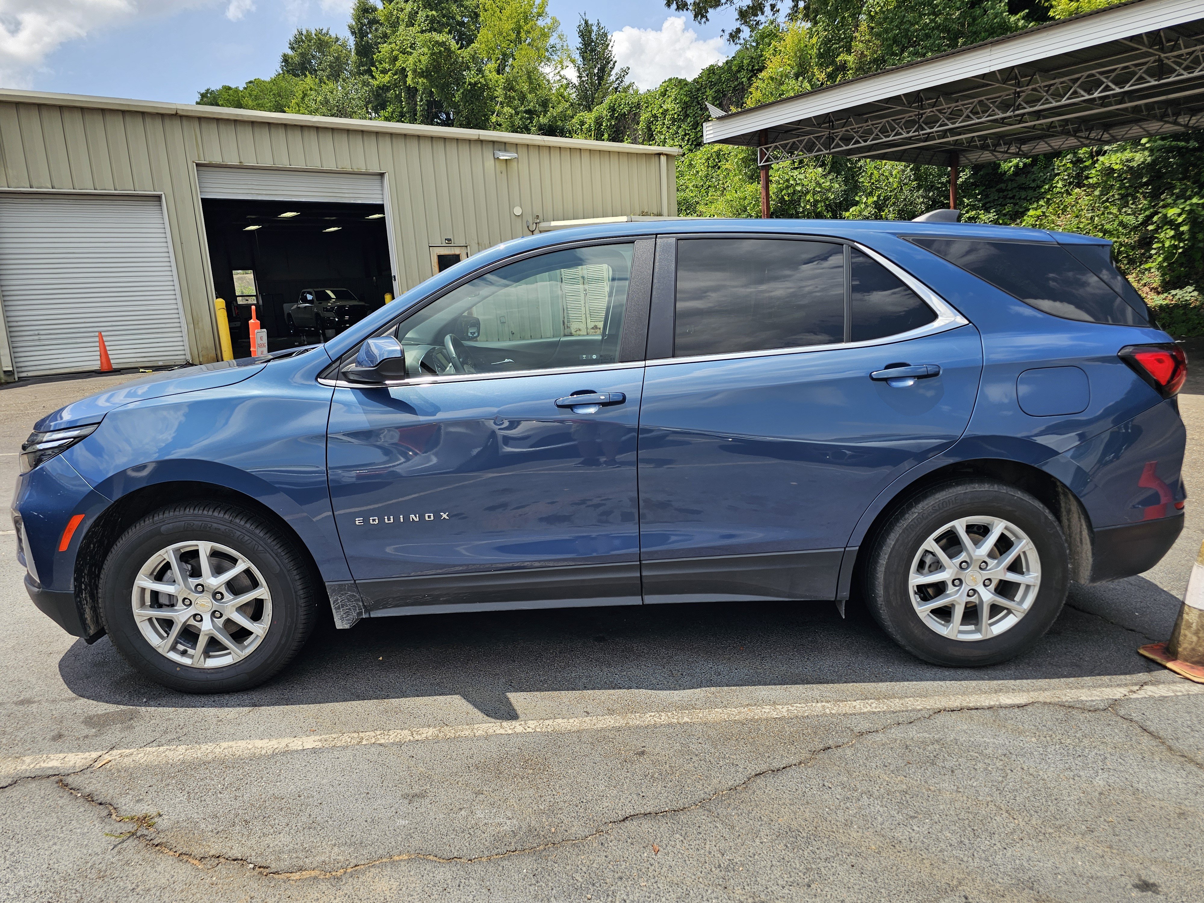 Used 2024 Chevrolet Equinox LT AWD/4WD image 12