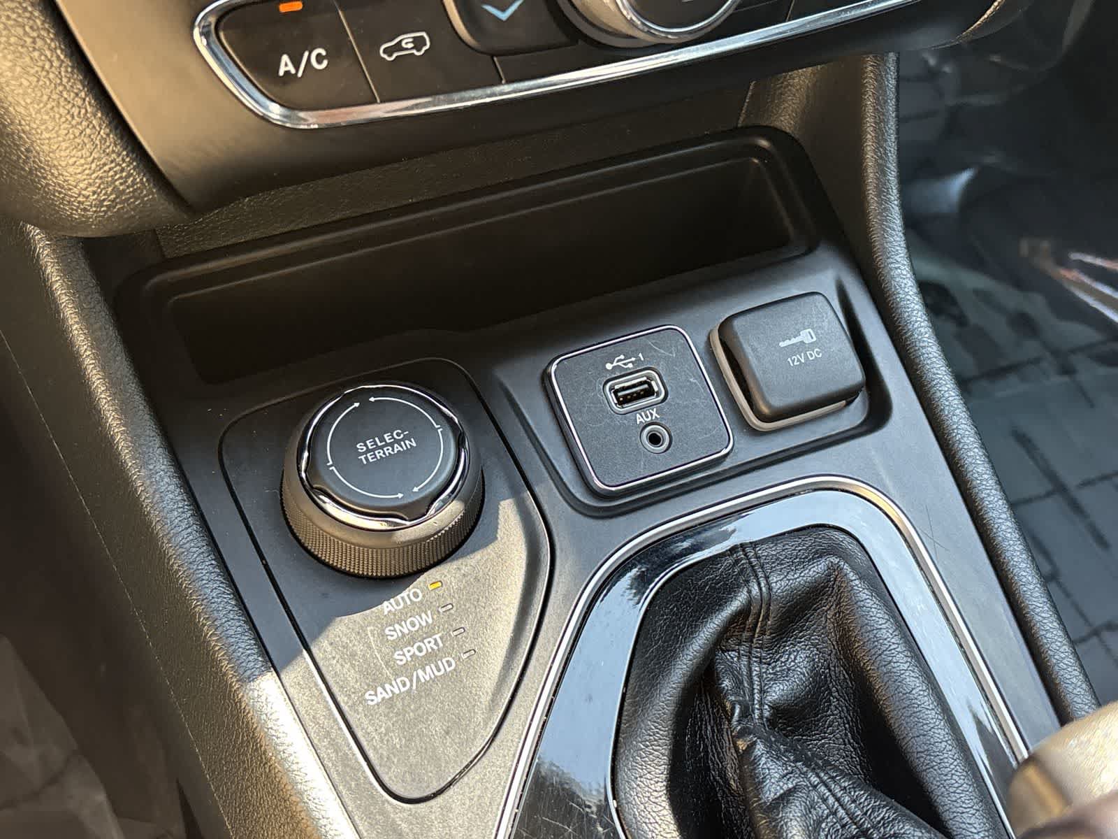 Certified 2023 Jeep Cherokee Altitude Lux AWD/4WD image 27